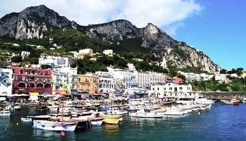 visiting Capri by sea
